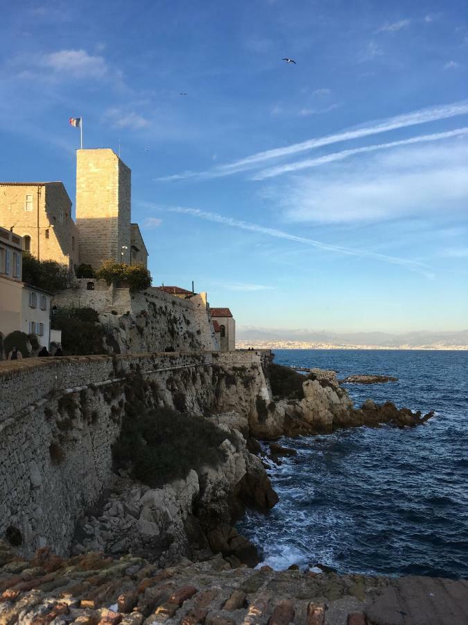 Superb one-bedroom apartment Antibes Buitenkant foto
